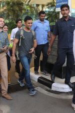 Mahendra Singh Dhoni snapped at airport in Mumbai on 18th Feb 2016